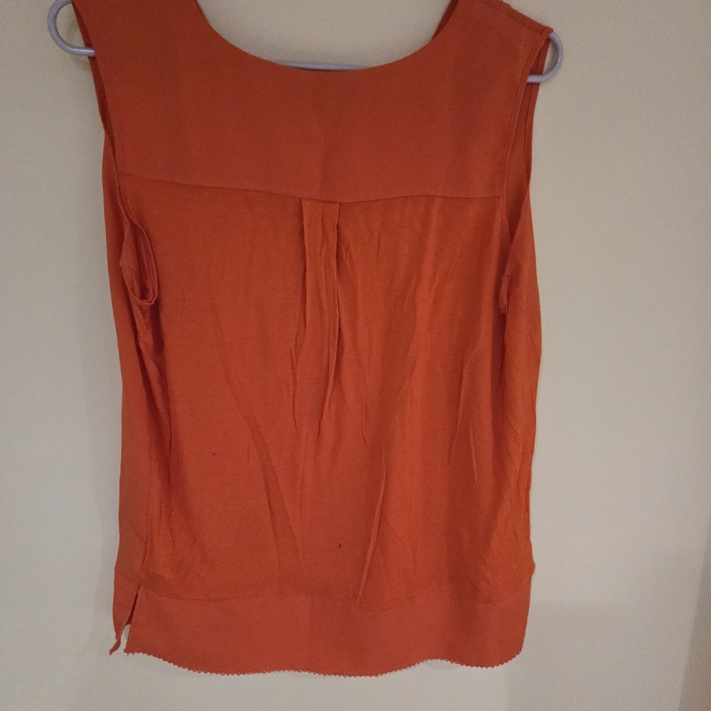 Red tank - Picture 5 of 6